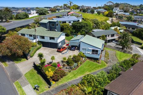 Photo of property in 8 Ngahere Views, Orewa, 0931