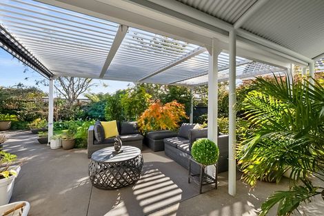 Photo of property in 14 Del Mar Place, Merrilands, New Plymouth, 4312