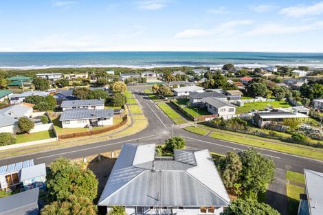 Photo of property in 6 Tainui Street, Castlecliff, Whanganui, 4501