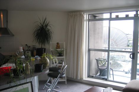 Photo of property in Grandstand Apartments, 80u6 Kent Terrace, Mount Victoria, Wellington, 6011