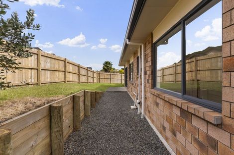 Photo of property in 10 Mediterranean Way, Goodwood Heights, Auckland, 2105