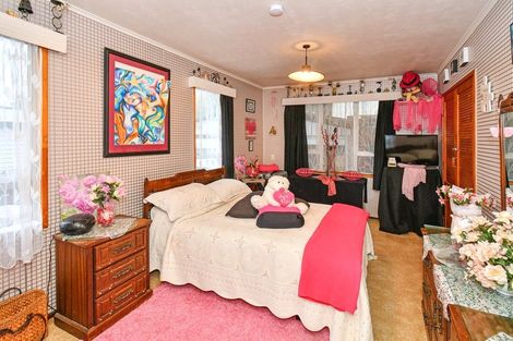 Photo of property in 13 Lipton Grove, Opaheke, Papakura, 2113