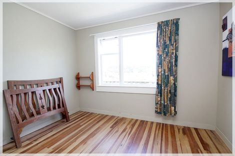 Photo of property in 42 Nuku Street, Tangimoana, 4822