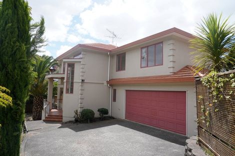 Photo of property in 72 Heathcote Road, Castor Bay, Auckland, 0620