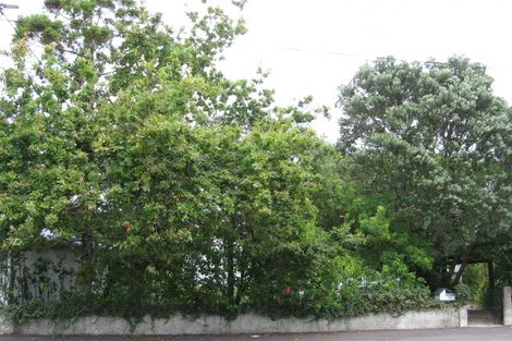 Photo of property in 13 Waterview Road, Stanley Point, Auckland, 0624