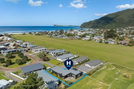 Photo of property in 33 Oceanair Drive, Pauanui, Hikuai, 3579