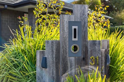 Photo of property in 31 Mooring Close, Whitby, Porirua, 5024