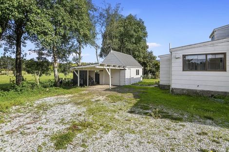 Photo of property in 2073 Takaka-collingwood Highway, Milnthorpe, Collingwood, 7073