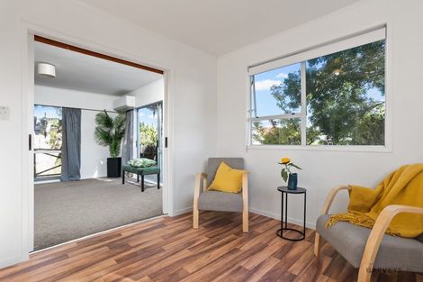 Photo of property in 10 Hinerau Street, Henderson, Auckland, 0612