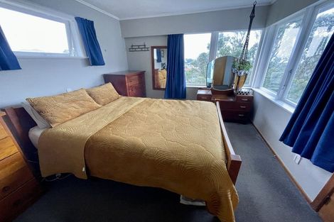 Photo of property in 19 Salford Street, Newlands, Wellington, 6037