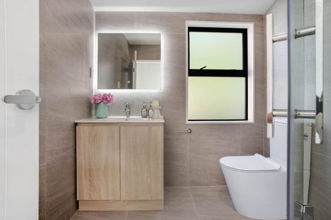 Photo of property in 129 Lancaster Road, Beach Haven, Auckland, 0626