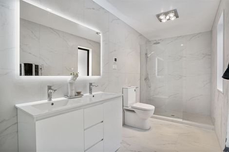 Photo of property in 4 Matahae Drive, Flat Bush, Auckland, 2019