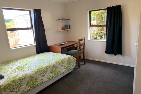 Photo of property in 7 Athol Place, Ravensbourne, Dunedin, 9022