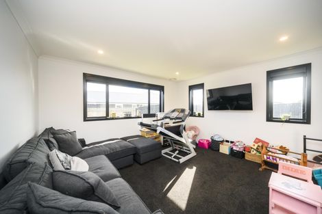 Photo of property in 14 Huffington Place, Feilding, 4702