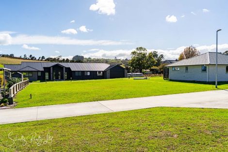Photo of property in 3 Manaaki Circle, Paparoa, 0571