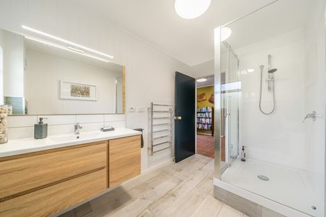 Photo of property in 117 Normandale Road, Normandale, Lower Hutt, 5010