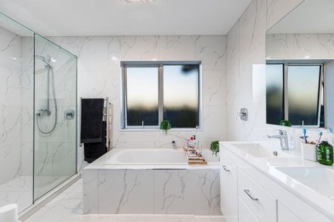 Photo of property in 17 Floyd Road, Riverhead, 0820