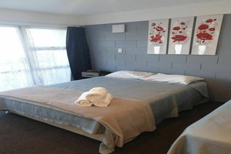 Photo of property in 1 Hurworth Place, College Estate, Whanganui, 4500