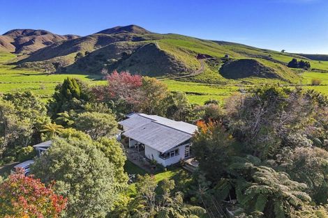 Photo of property in 594 Waitohu Valley Road, Manakau, Otaki, 5583