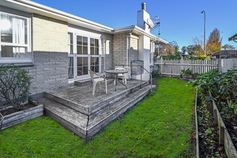 Photo of property in 215 Sunnybank Crescent, Camberley, Hastings, 4120