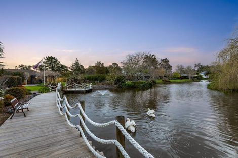 Photo of property in 41 Whangaparaoa Road, Red Beach, 0932