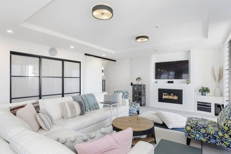Photo of property in 2/48 Marine Parade, Mount Maunganui, 3116