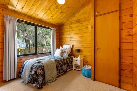 Photo of property in 58b William Bayes Place, Red Beach, 0932