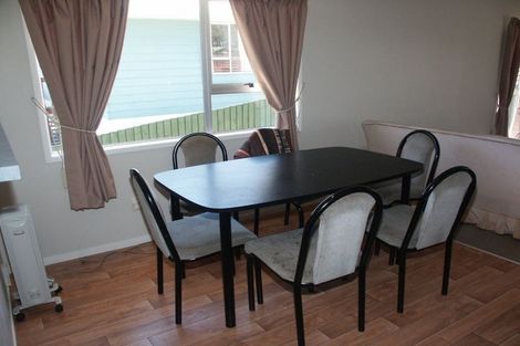 Photo of property in 71 Kemp Road, Massey, Auckland, 0614