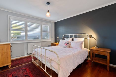 Photo of property in 16 Doris Gordon Crescent, Crofton Downs, Wellington, 6035