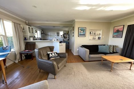 Photo of property in 25 Lake Road, Northcote, Auckland, 0627