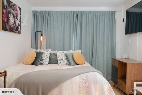 Photo of property in 84 Park Road, Titirangi, Auckland, 0604