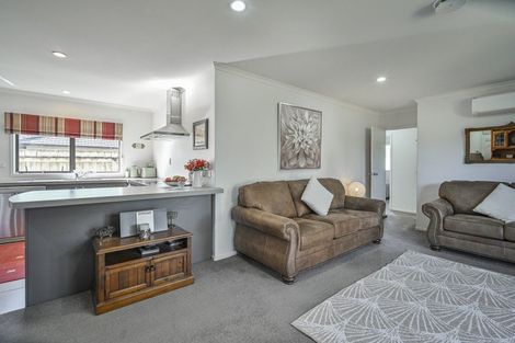 Photo of property in 43 Kingsley Drive, Flaxmere, Hastings, 4120