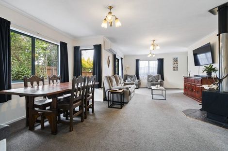 Photo of property in 71 Hillcrest Drive, Kelvin Grove, Palmerston North, 4414