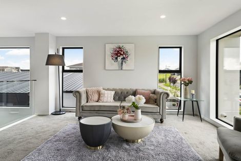 Photo of property in 17 Seagreen Avenue, Rosehill, Papakura, 2113