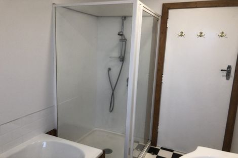 Photo of property in 54 Horokiwi Road West, Newlands, Wellington, 6037