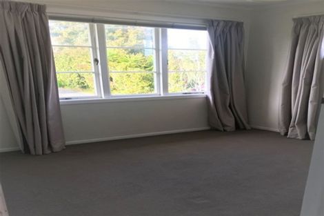 Photo of property in 76 Pupuke Road, Hillcrest, Auckland, 0627