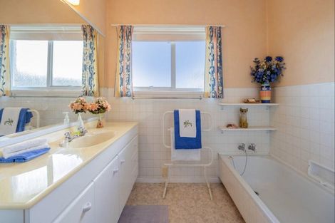 Photo of property in 118 Eban Avenue, Hillcrest, Auckland, 0627