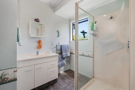 Photo of property in 1/213 Hibiscus Coast Highway, Red Beach, 0932