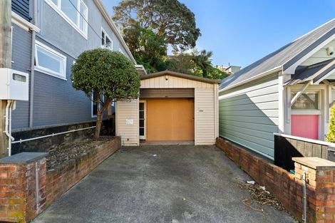 Photo of property in 56 Rolleston Street, Mount Cook, Wellington, 6021