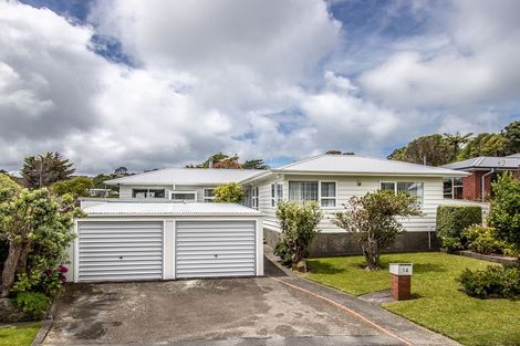 Photo of property in 14 Robert Street, Newlands, Wellington, 6037