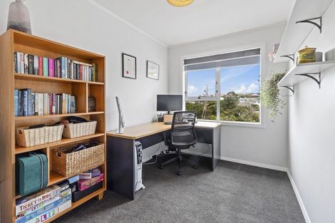 Photo of property in 63 Salford Street, Newlands, Wellington, 6037