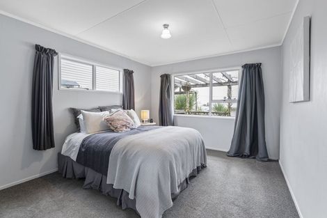 Photo of property in 14 Rainsford Street, Moturoa, New Plymouth, 4310