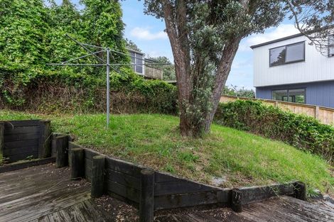Photo of property in 18 Totaravale Drive, Totara Vale, Auckland, 0629