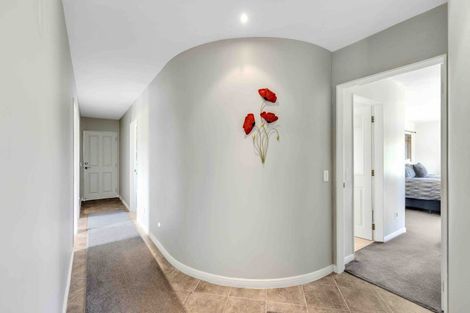 Photo of property in 27 Pohutukawa Drive, Levin, 5571