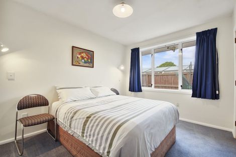 Photo of property in 17 Seagrave Place, Ilam, Christchurch, 8041