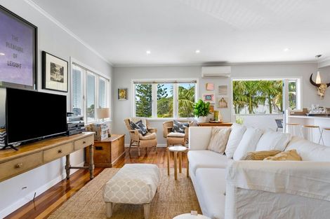 Photo of property in 1/73 Birkdale Road, Birkdale, Auckland, 0626