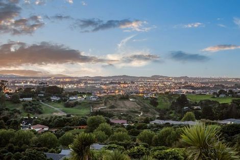 Photo of property in 3 Coronet Lane, Flat Bush, Auckland, 2019