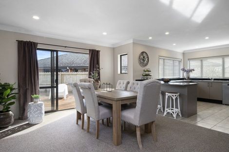 Photo of property in 27 Greig Place, Pukekohe, 2120