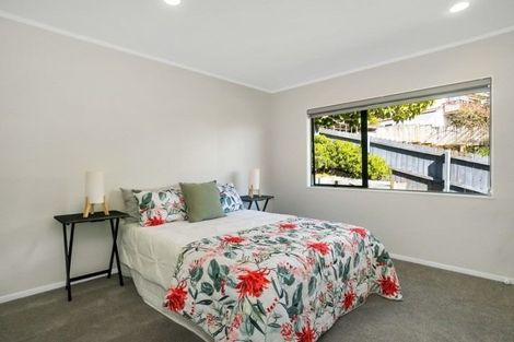 Photo of property in 4 De Havilland Drive, Goodwood Heights, Auckland, 2105