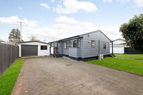 Photo of property in 2 Inverness Avenue, Hamilton East, Hamilton, 3216